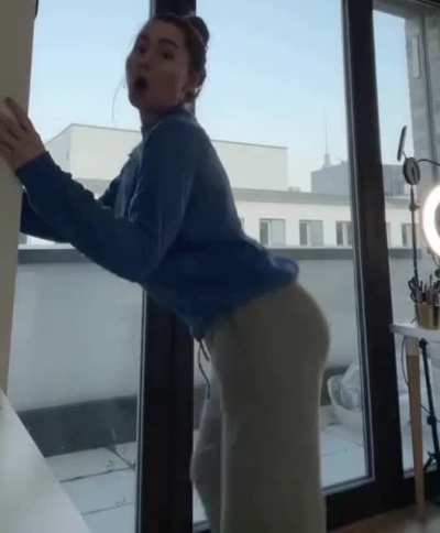 Twerk GIF