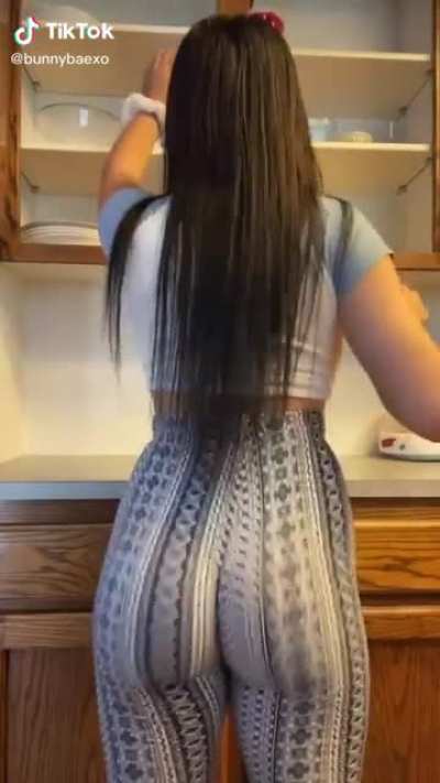 Damn! Short girl problem.