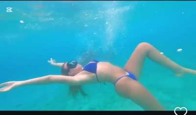 Loy hamelinck😍 het water laat het goed schud<wbr>den😂🥵<wbr>🍑