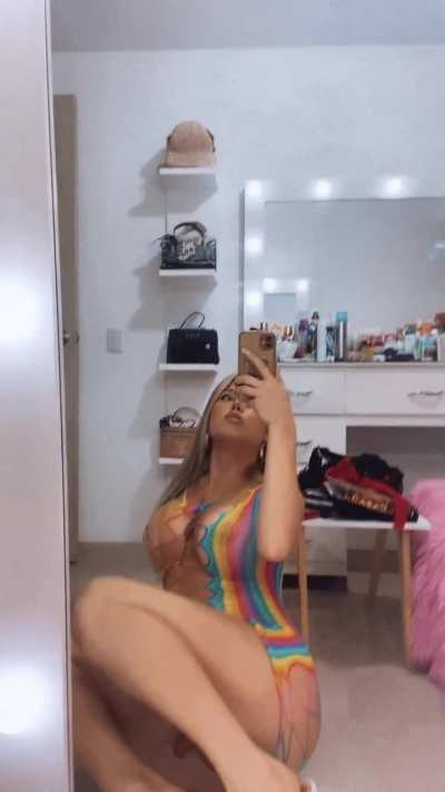 If you're a straight guy who wants to try a girl cock, say hi🥰