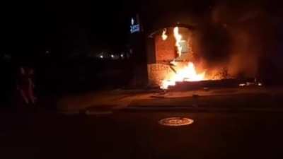 People setting a credit union on fire and trying to loot it in Kenosha, Wisconsin