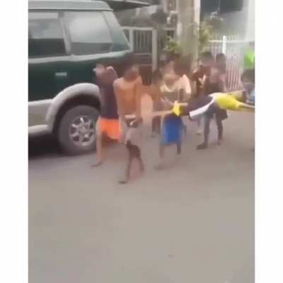 Kid uses a plastic bag as parachute