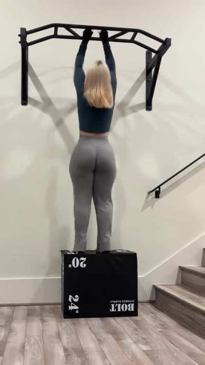 Pawg pull-ups
