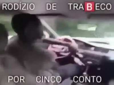 Chega até capotar