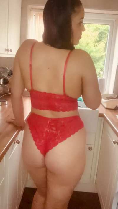 If at least one guy wants to see me strip more often, I'll celebrate and fuck myself💕