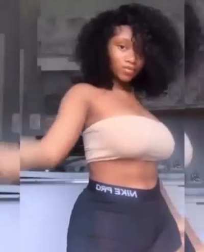 500 upvotes & I’ll reveal my tits on here🙈<wbr>😌🍈. Btw add my snap @ londynvee40