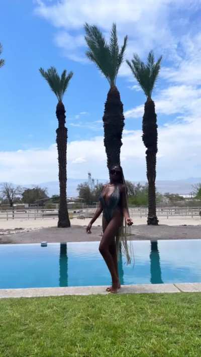 Pool side with Loren