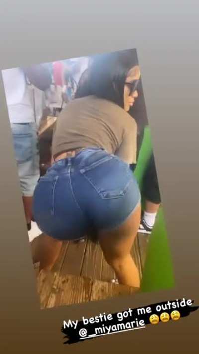 🍑🤳