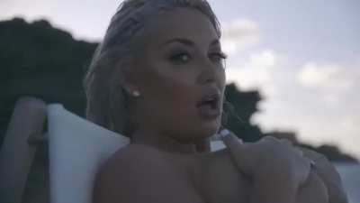 Laci Kay Somers wet