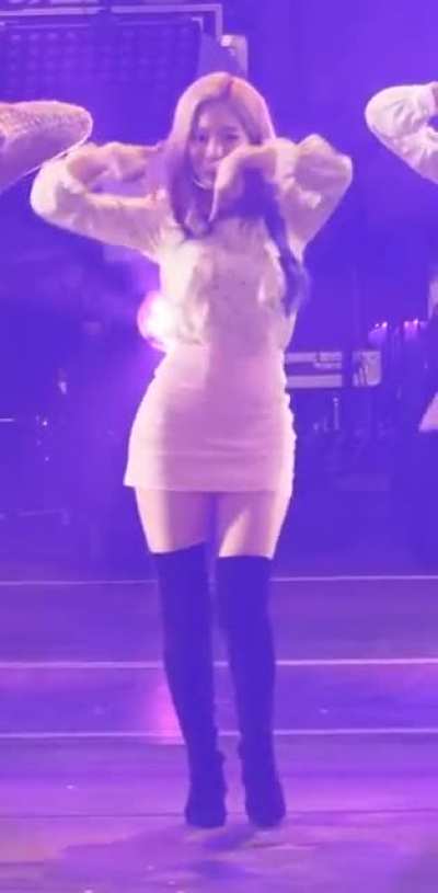 KIM DAHYUN