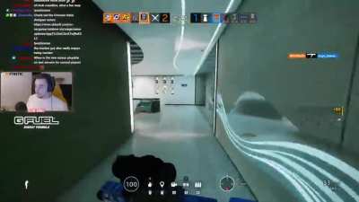 some guy playing R6