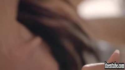 Love Sucking Huge Cock !!