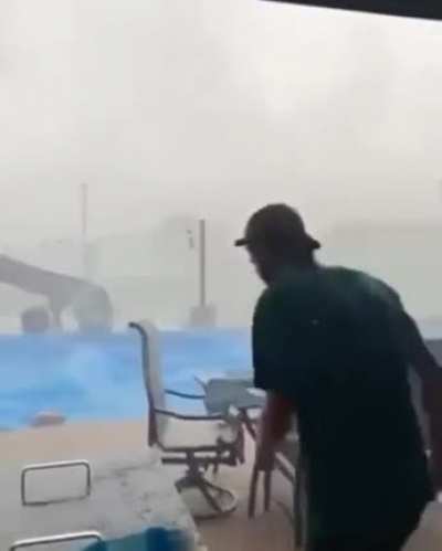 Almost Gone With the Wind