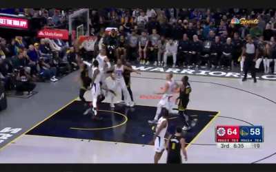 [Highlight] Jordan Poole with an incredible drive and TOUGH finish in the lane for the and 1. He is outscoring the Clippers by himself in the second half.