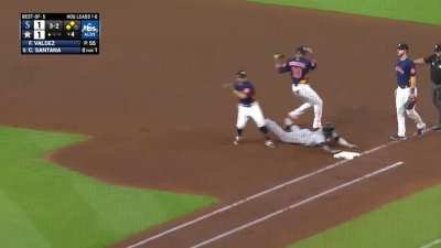 [Highlight] [Highlight] Framber Valdez's wild throw to home results in a run for the Mariners, Carlos Santana is caught in a rundown between first and second.