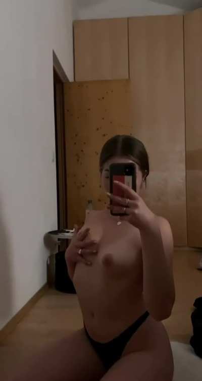 I want to let one lucky Redditor cum on my ass multiple times 😜