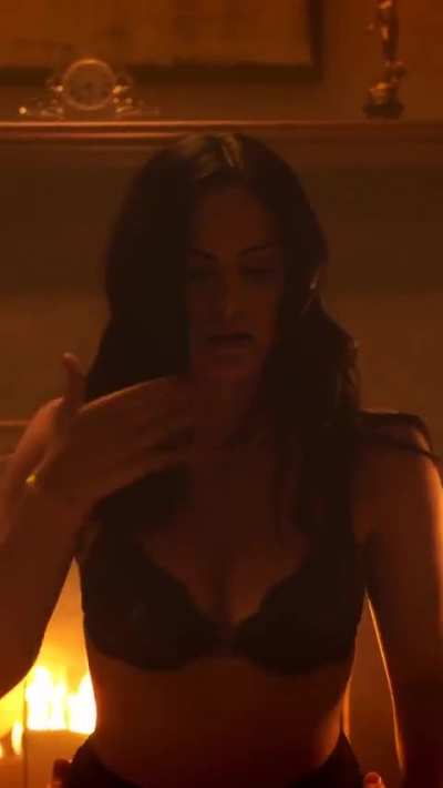 Camila Mendes