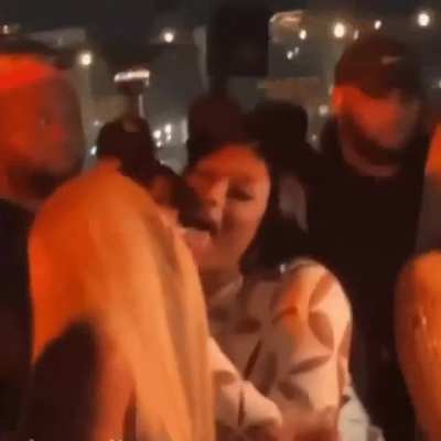 kissing yungmiami