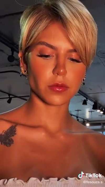 she might be the hottest on tiktok