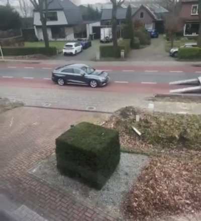 Guy films the arrival of his new Audi. Who was the idiot here?