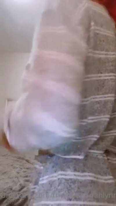 Mariah Twerking & Teasing ( 1 minute plus )