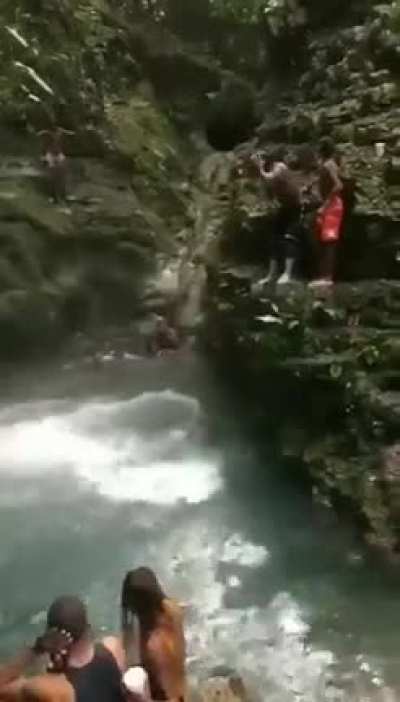 Olha a pedra!