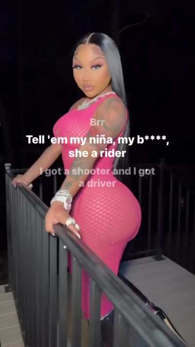Oooooooowwwee she's different 🍑