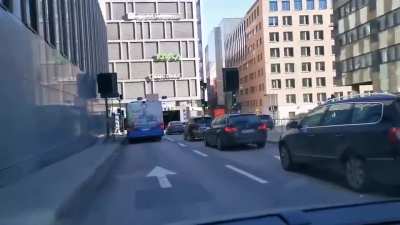bus go boom