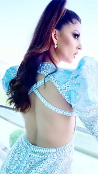 Isn't Urvashi Rautela looking like a Replica of Sexdoll here