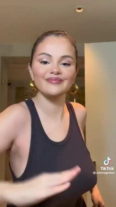 Selena Gomez, from where those 🍈🍈 came from???