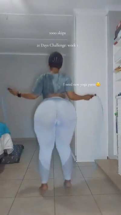 amazing booty shape 😍